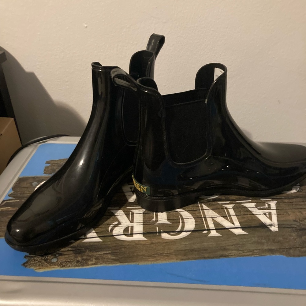 Size 11 rain boots
